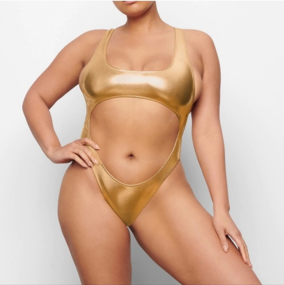 Skims Swim Cut Out Monokini - metallic Gold